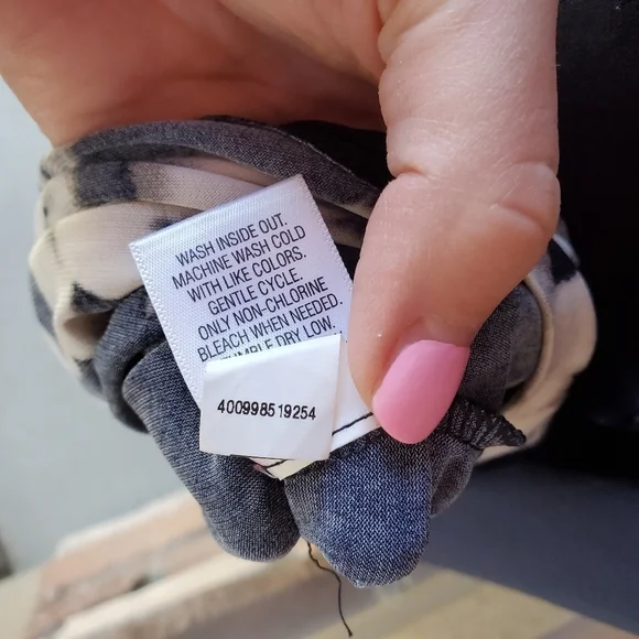 Simply Vera Vera Wang NWOT Black and Cream Floral Long Sleeve Stretchy Dress - Picture 8 of 13